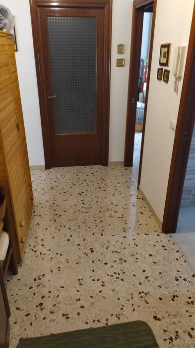 Продавам жилище в Рим , Италия !