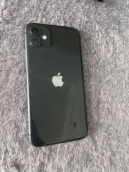 продается айфон 11