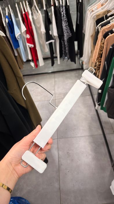 Продам вешалки и брючницы