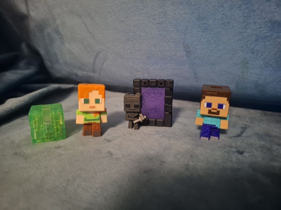 Фигурки/игрушки  Киндер Joy Minecraft (майнкрафт)