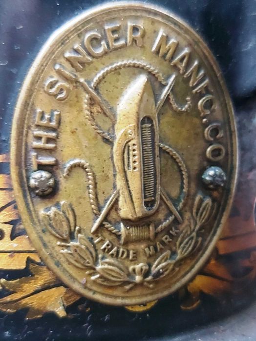 Продавам шевна машина СИНГЕР уникат за колекция !