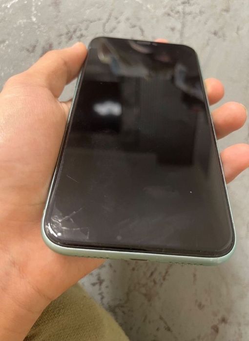 Продам Iphone 11