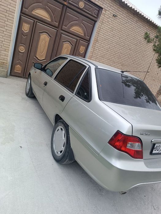 Nexia 2 sotiladi metalika svet 2009 yil kraska Radnoy tozza metan bor