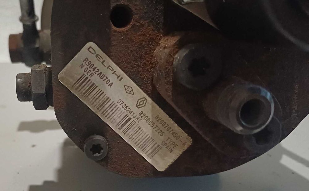 Дюзи, помпа, полуоски, съединител, алтернатор,стратер - Дачиа  1.5 dci