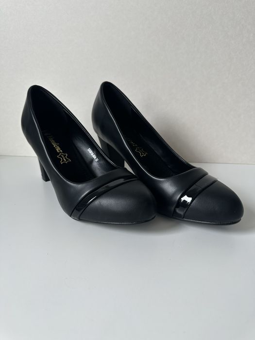 Черни обувки Tendenz