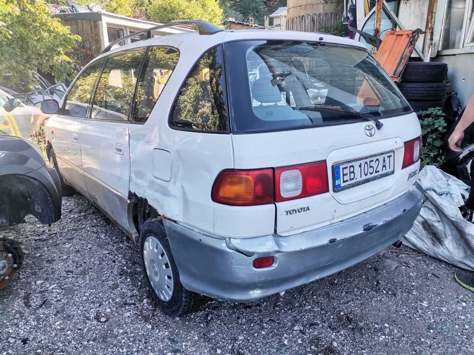 Toyota Picnic 2.0i / Тойота Пикник 1999 година на части