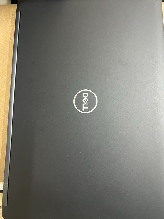 Dell 5490 ноутбук в идеалтном состоянии i5-8350u 8gb ddr4 256 ssd