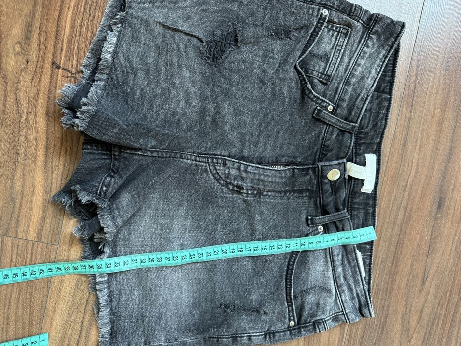 Pantaloni scurti HM 42