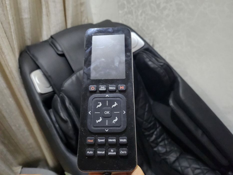 Массажное кресло чёрное