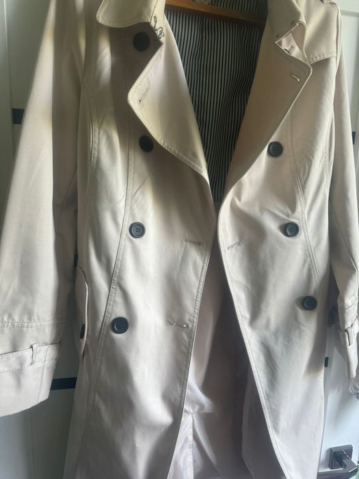 Плащ фирменный стильный