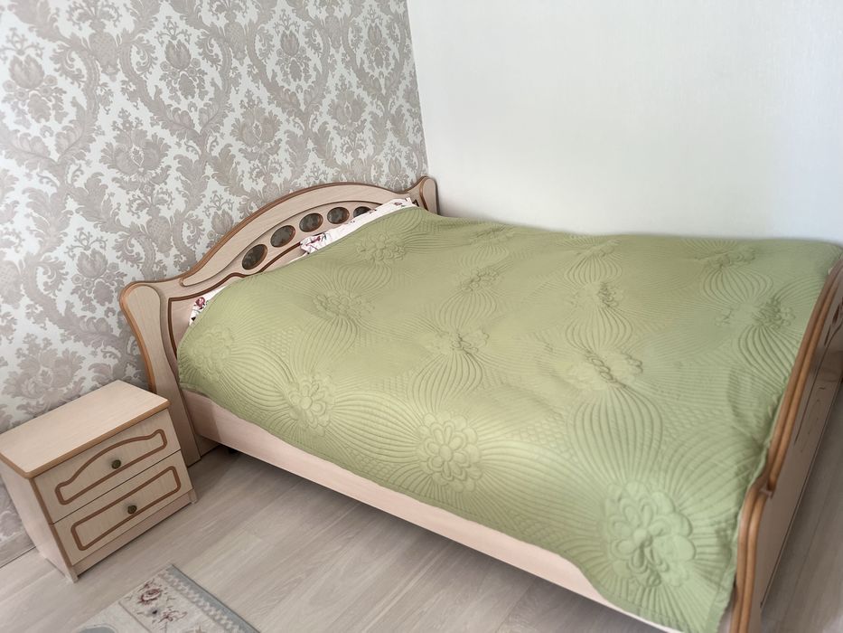 Продам спальный гарнитур