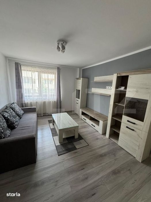 Apartament 2 camere, decomandat, loc de parcare