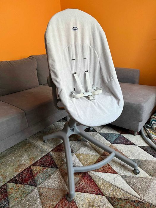 Cosulet Chicco Baby Hug AIR 4 in 1 (inclus kit masă, 2 saltele, 2 cearșafuri)