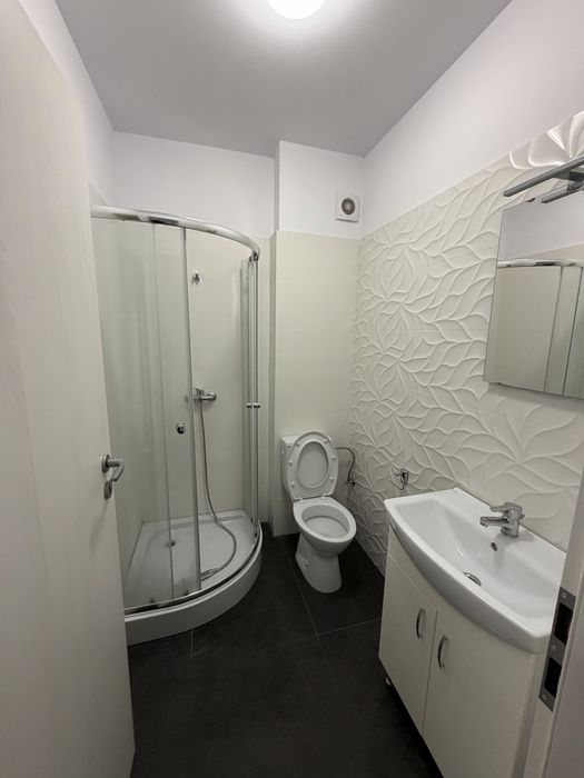 Vanzare  apartament 3 camere mobilat complet + parcare | Bloc 2019