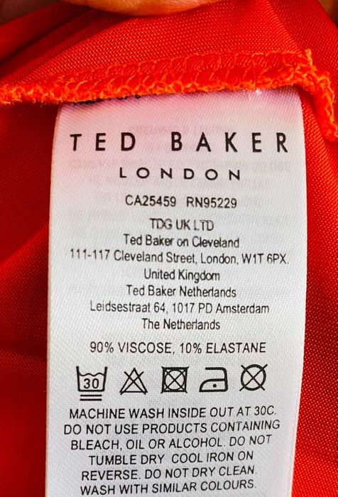 Нова,рокля, Ted Baker/London.Р-ри в неопънато - ГО до 90 см; Талия до 80 см; Х -до 100см; Дължина 145см.