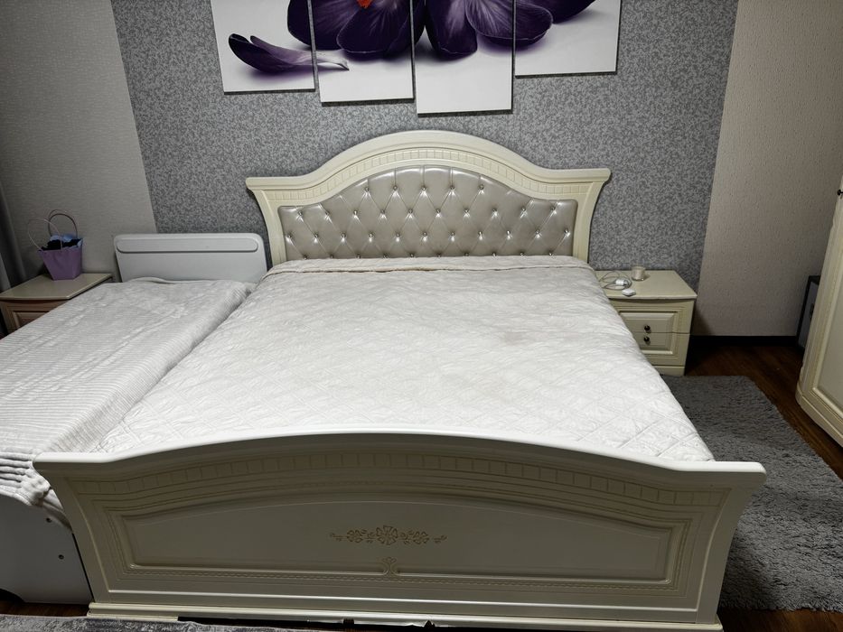 Продам спальный гарнитур Б/У.