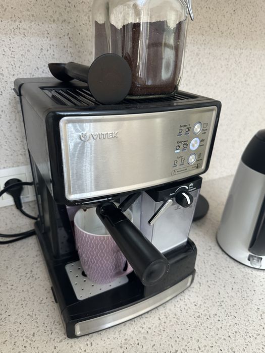 Продается кофемашина Vitek