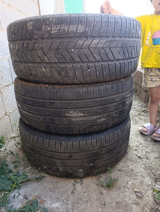 Продам резины 245 45 R21