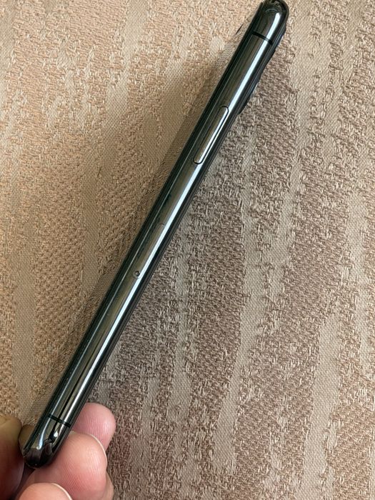 İPhone 11 Pro. Чёрного цвета.