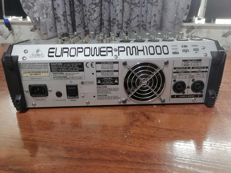 Behringer  - Jbl