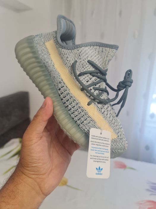 Oferta yezzy noi  cu eticheta toate marimile