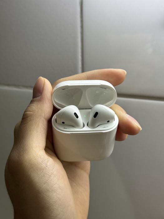 Продам airpods 2 оригинальные