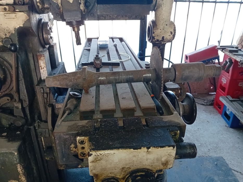 Freza fus 36 universal