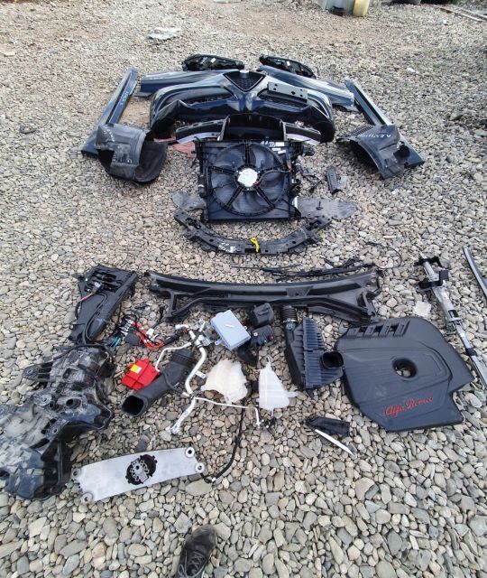 Dezmembrez Alfa Romeo Stelvio 949 [2017 - 2020] Crossover 2.2 D AT Q4 (180 hp)