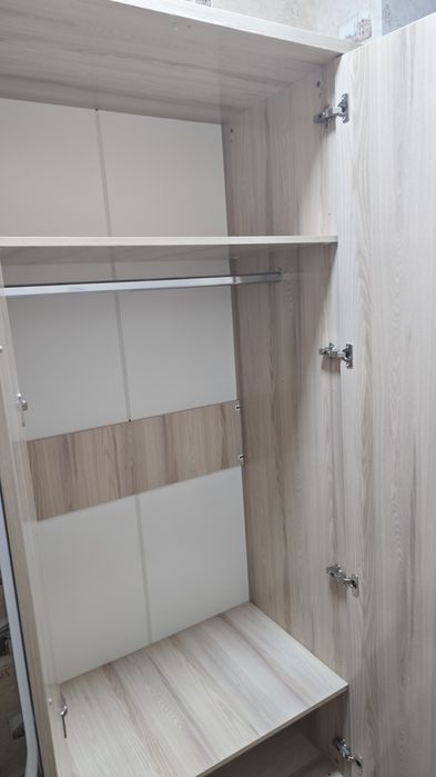 Продам шкаф с зеркалами