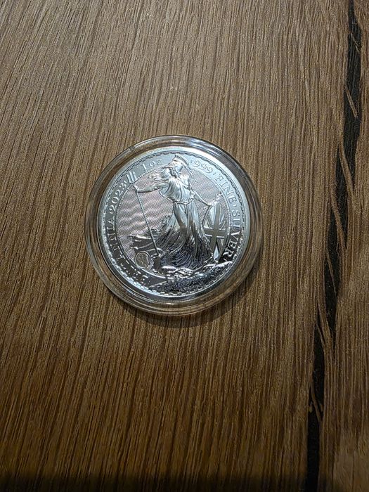 Vând monede din argint 1 oz (31,1 g), puritate .999