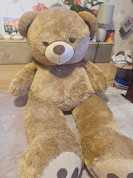Плюшен мечок 140 см. Идеален за подарък на любим човек или дете