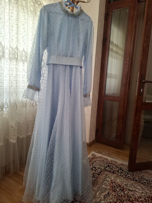 Ayollar oqshom libosi