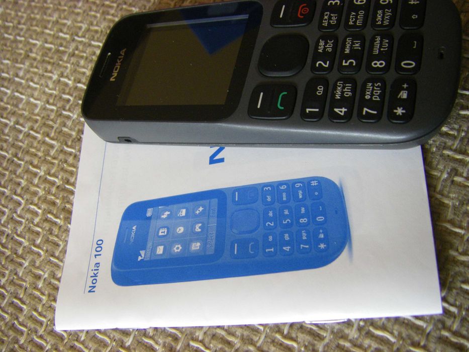 Нов ретро мобилен телефон Nokia 100