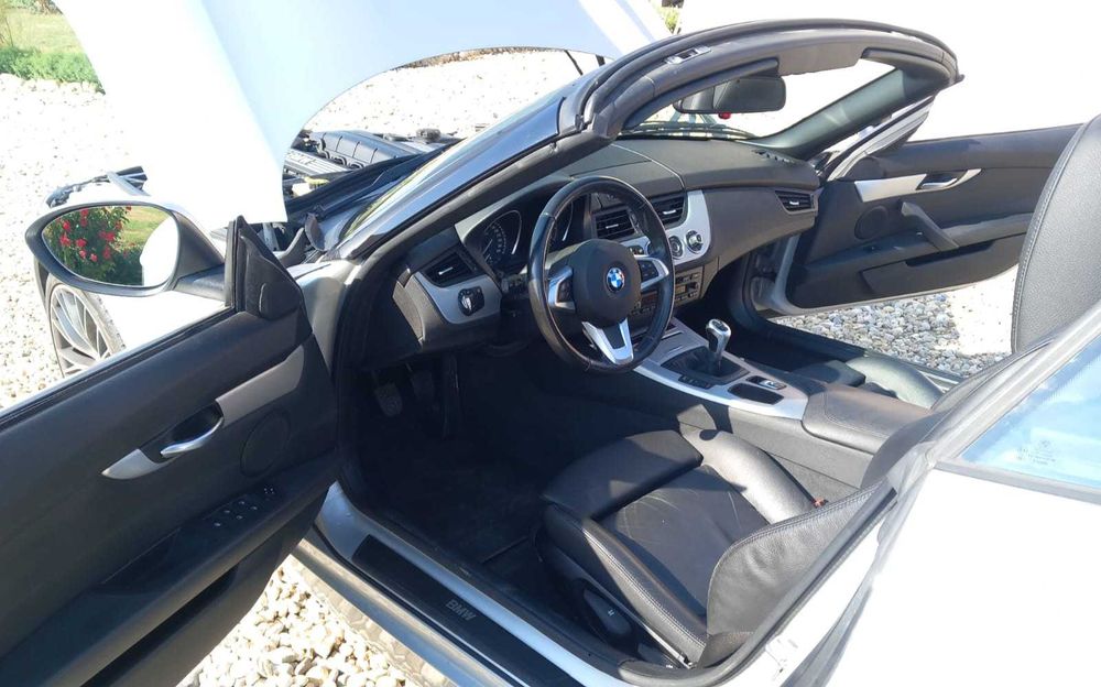Vand auto BMW Z4 din 2012 ca nu nuoa,km 62000, 20.000.00 euro. Mai multe in detalii in privat