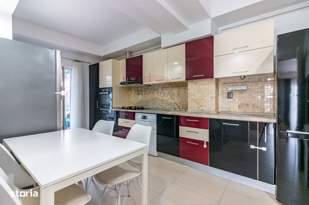 Apartament cu 4 camere de vanzare in Cosmopolis, parcare, terasa 50 mp