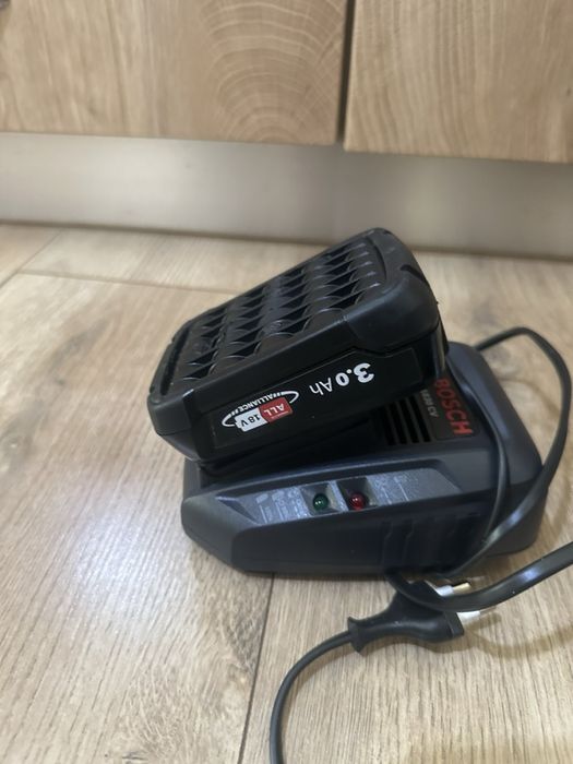 Вертикална Прахосмукачка Bosch Unlimited Aqua 7