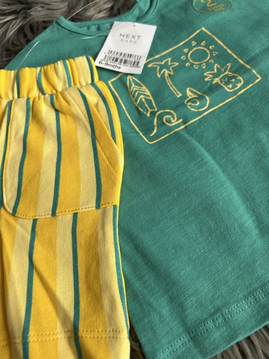 Детски комплект Next тениска и панталонки
