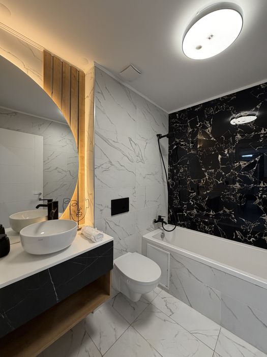 Apartament 3 camere 70mp utili  Cosmopolis zona  nord- parcare inclusa