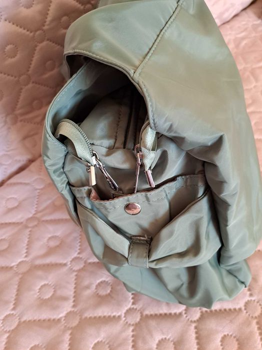 Дамска чанта – голяма,в  зелено, промазка, 100% непромокаема