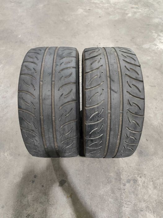Продам 2 балона полуслик valino 255/40/17