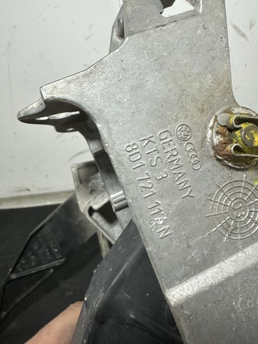 Ax pod pedalier Audi A4 B6 1.9 TDI AWX 1.6 benzină 2.0 8D1721117N