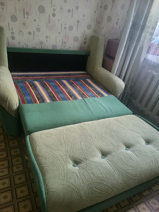 Продам раскладной диван в отличном состочнии.