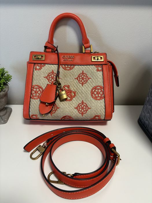 Дамска Чанта Guess