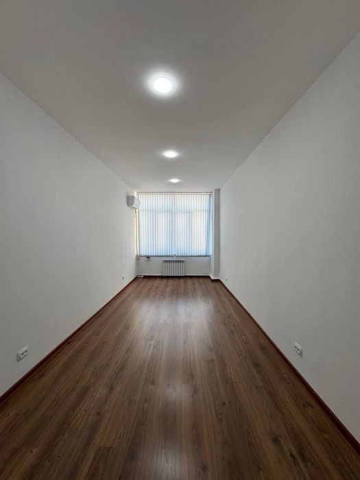 Метро Мирзо Улугбек 2линия офисы 16м²-32м² 1,2,3этажи Юр адреса