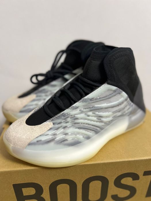 Adidasi. Adidas yeezy unisex