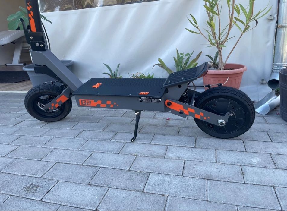 Vând trotineta  Kukirin g2
