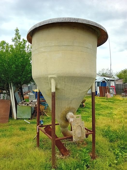 Vand 2 rezervoare 3000 / 4000 litri