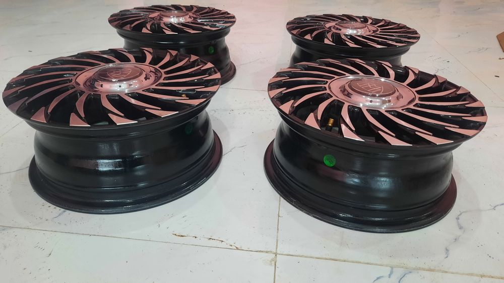 13 Maybax saka diska sotiladi