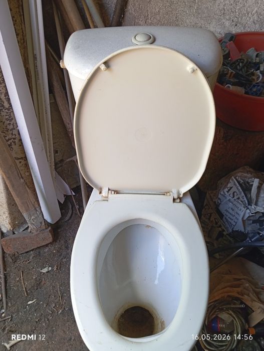 Продам б/у унитаз