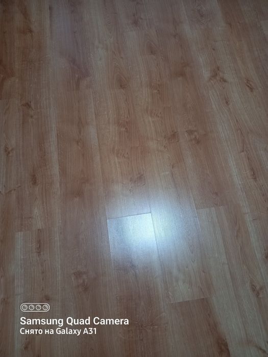 Отдам бесплатно ламинат и двери